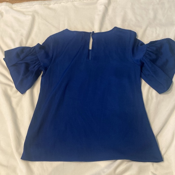 Cabi Work Blouse with flowy sleeves - Picture 3 of 3